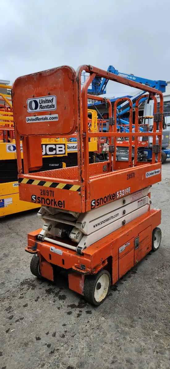 2018 Snorkel S3219E Scissor Lift