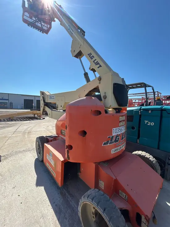 2015 JLG E400AJPN Articulating Boom Lift