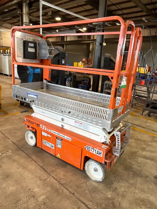 2022 Snorkel S3215L Scissor Lift