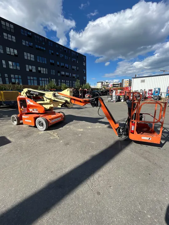 2017 JLG E400AJPN Articulating Boom Lift