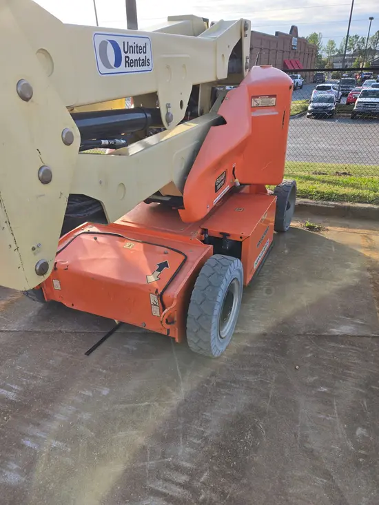 2017 JLG E400AJPN Articulating Boom Lift