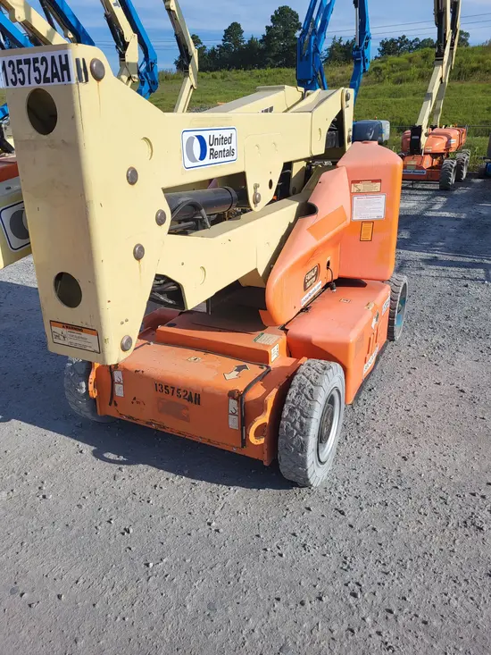 2014 JLG E400AJPN Articulating Boom Lift