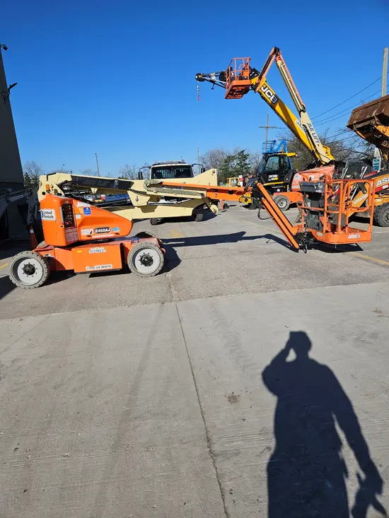 2015 JLG E450AJ Articulating Boom Lift