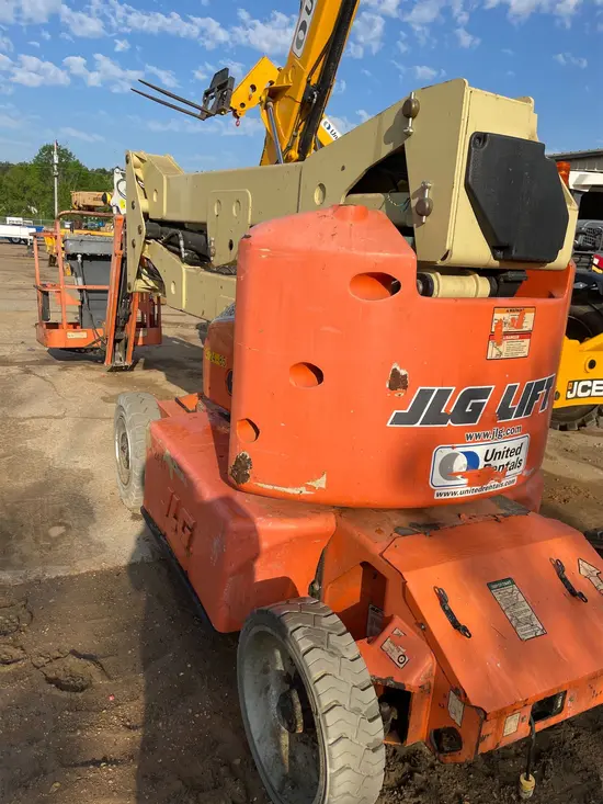 2012 JLG E400AJPN Articulating Boom Lift
