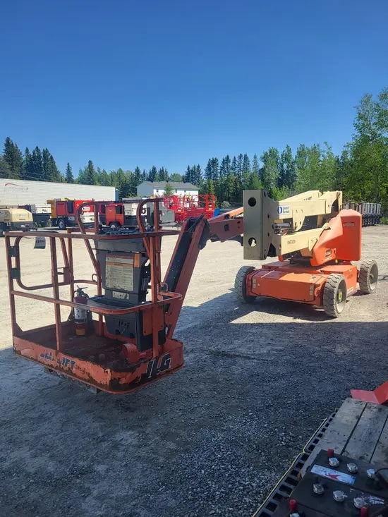 2016 JLG E450AJ Articulating Boom Lift