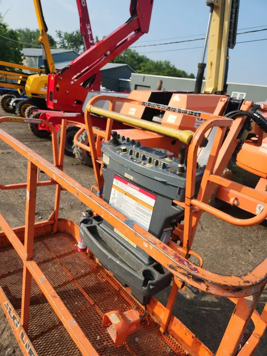 2017 JLG E450AJ Articulating Boom Lift
