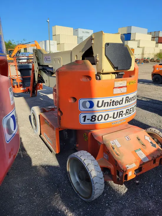 2017 JLG E400AJPN Articulating Boom Lift