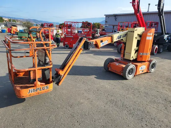 2017 JLG E300AJP Articulating Boom Lift