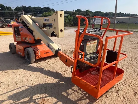 2016 JLG E400AN Articulating Boom Lift