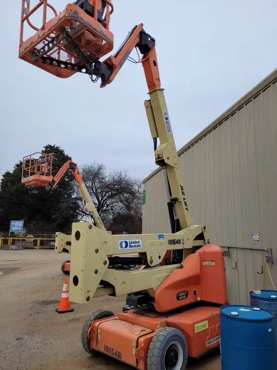 2013 JLG E400AJPN Articulating Boom Lift