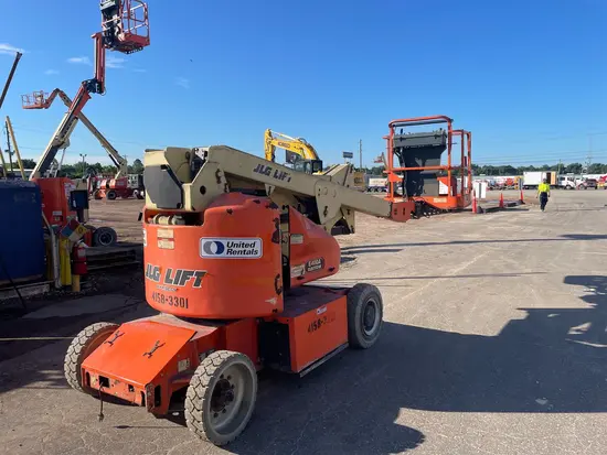 2014 JLG E400AN Articulating Boom Lift
