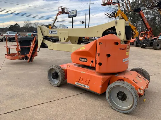 2013 JLG E450AJ Articulating Boom Lift