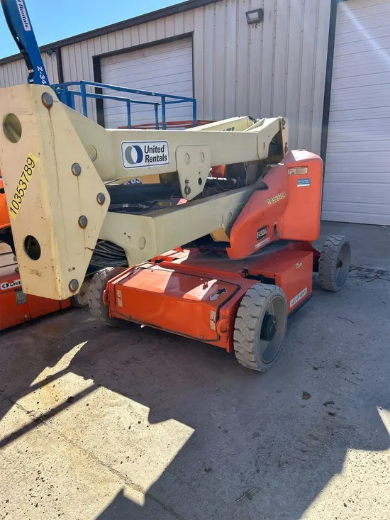 2015 JLG E450AJ Articulating Boom Lift
