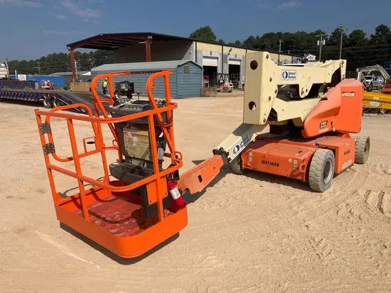 2016 JLG E400AN Articulating Boom Lift