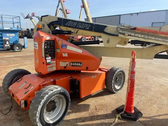 2017 JLG E450AJ Articulating Boom Lift