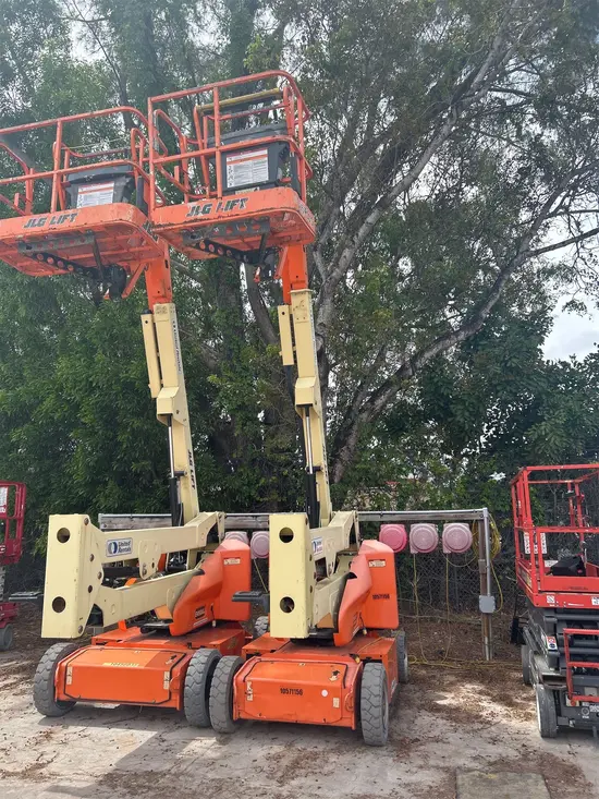 2017 JLG E400AJPN Articulating Boom Lift