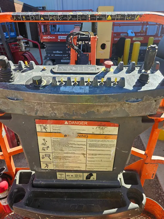 2012 JLG E400AJPN Articulating Boom Lift