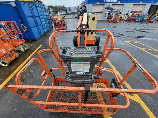 2016 JLG E450AJ Articulating Boom Lift