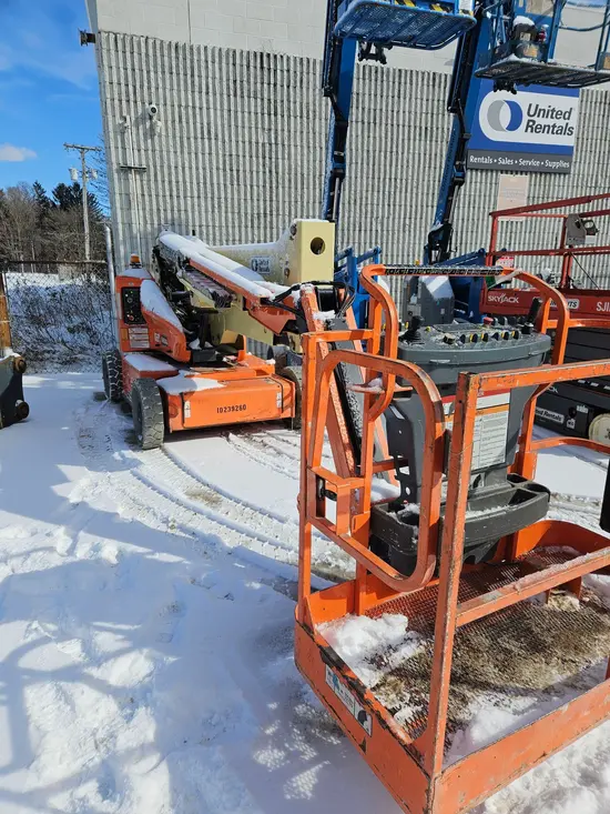 2014 JLG E450AJ Articulating Boom Lift