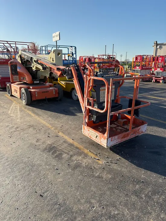 2014 JLG E400AJPN Articulating Boom Lift