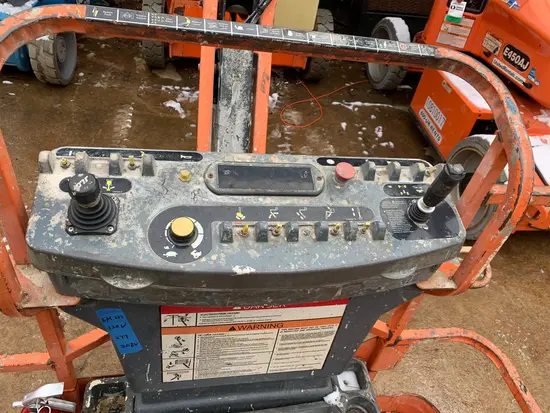2013 JLG E450AJ Articulating Boom Lift