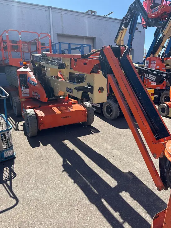 2017 JLG E450AJ Articulating Boom Lift