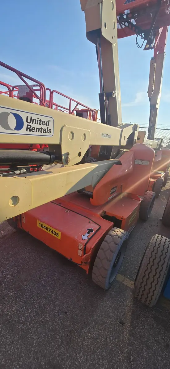 2015 JLG E450AJ Articulating Boom Lift