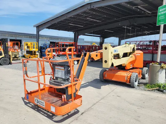 2016 JLG E450AJ Articulating Boom Lift