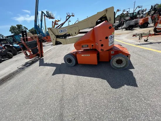 2017 JLG E400AJPN Articulating Boom Lift