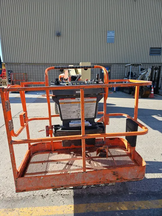 2015 JLG E450AJ Articulating Boom Lift