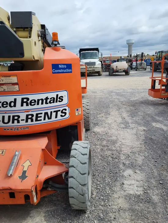 2017 JLG E450AJ Articulating Boom Lift
