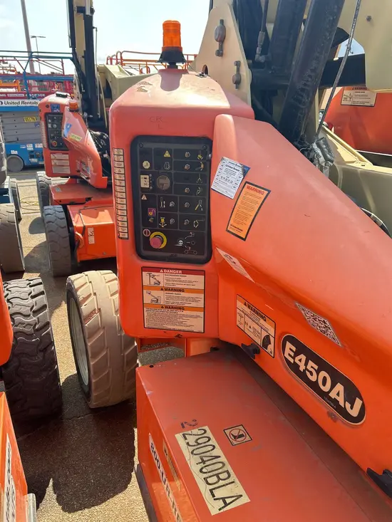 2016 JLG E450AJ Articulating Boom Lift