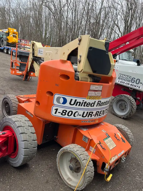 2017 JLG E400AJPN Articulating Boom Lift