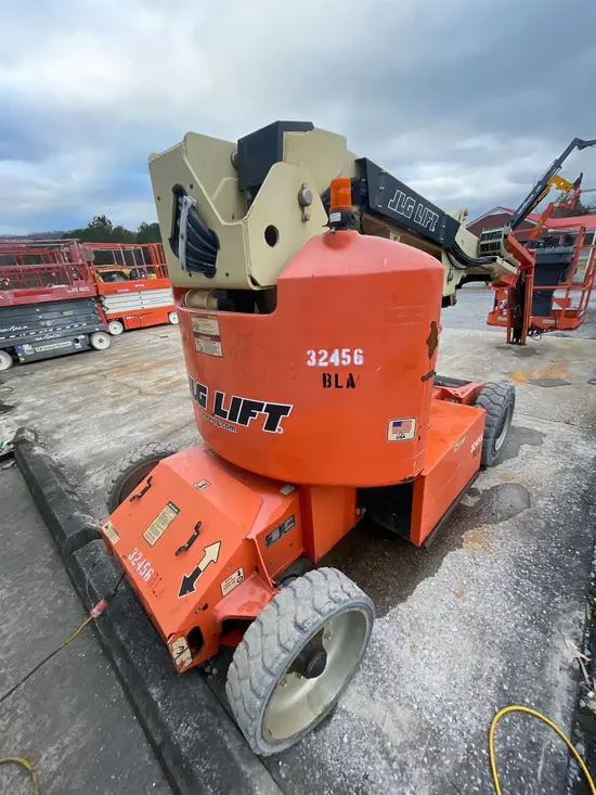 2016 JLG E400AJPN Articulating Boom Lift