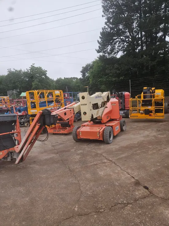 2016 JLG E400AJPN Articulating Boom Lift