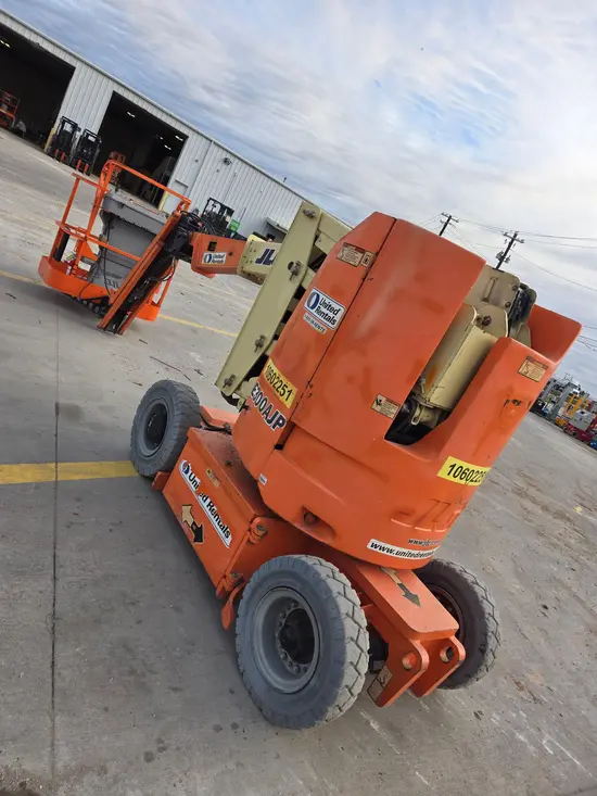 2017 JLG E300AJP Articulating Boom Lift