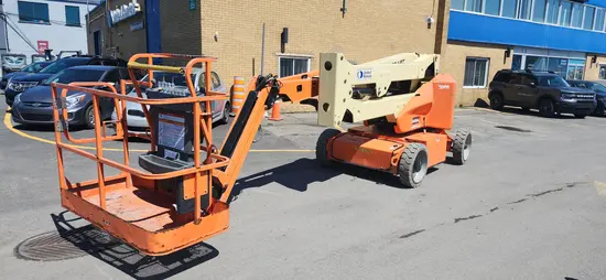 2017 JLG E450AJ Articulating Boom Lift
