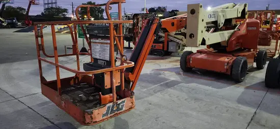 2016 JLG E450AJ Articulating Boom Lift