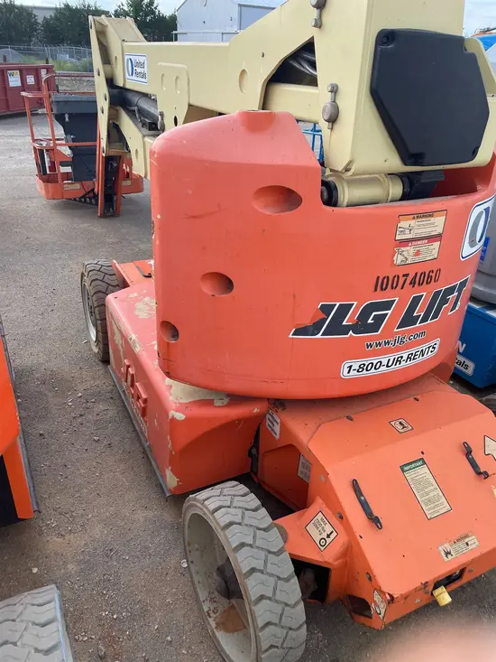 2012 JLG E400AJPN Articulating Boom Lift