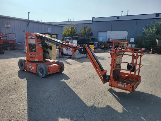 2017 JLG E300AJP Articulating Boom Lift
