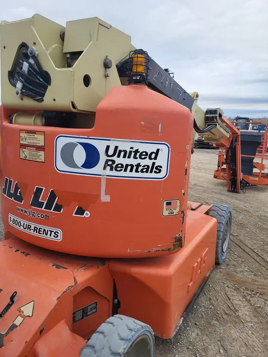 2013 JLG E400AJPN Articulating Boom Lift