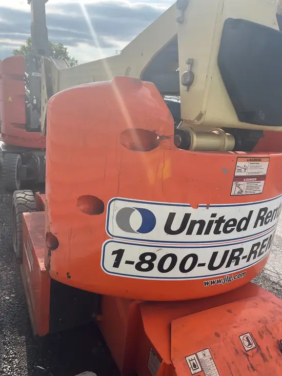 2017 JLG E400AJPN Articulating Boom Lift