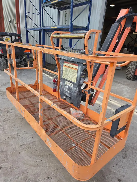 2017 JLG 800AJ Articulating Boom Lift