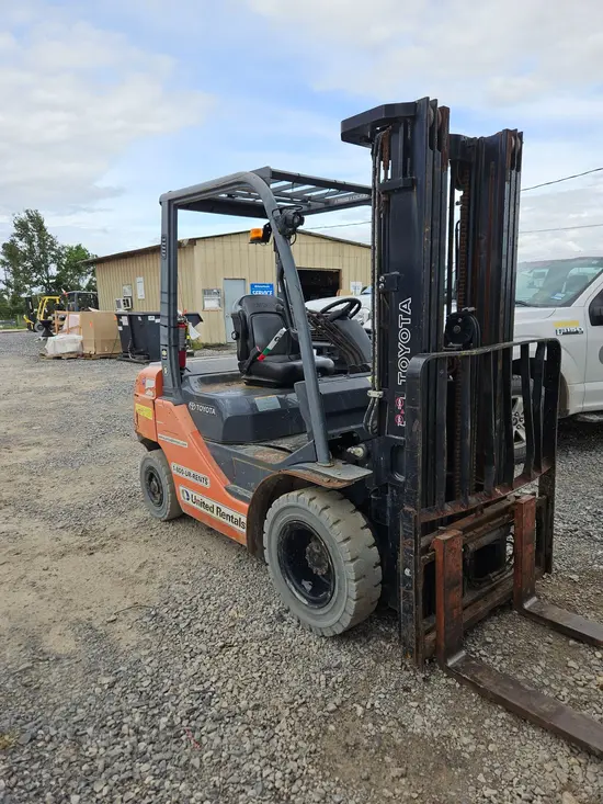 2017 Toyota 8FDU25 Forklift