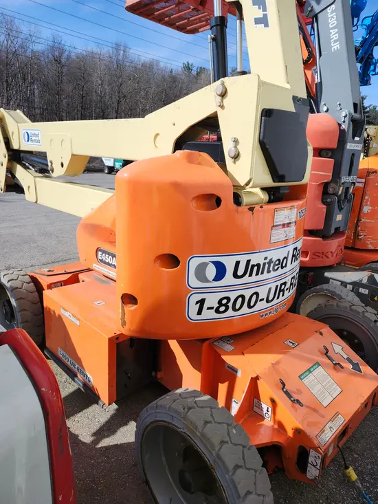 2017 JLG E450AJ Articulating Boom Lift