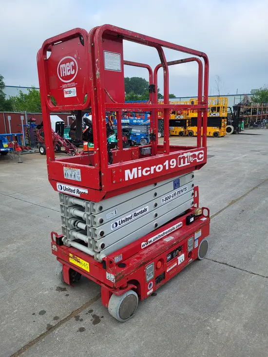 2018 MEC MICRO 19 Scissor Lift