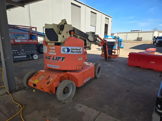 2013 JLG E400AJPN Articulating Boom Lift