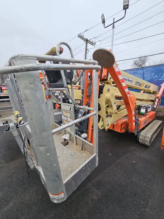 2017 JLG X770AJ Atrium Lift