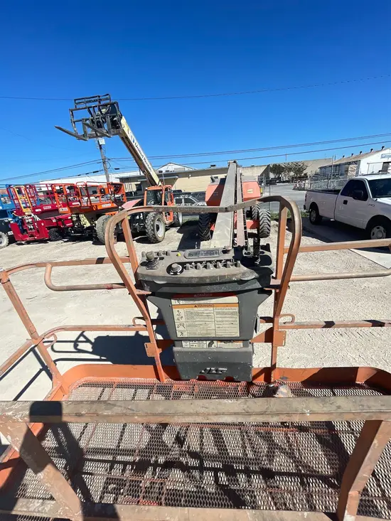 2013 JLG 800S Boom Lift