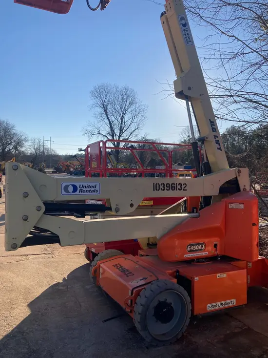 2015 JLG E450AJ Articulating Boom Lift